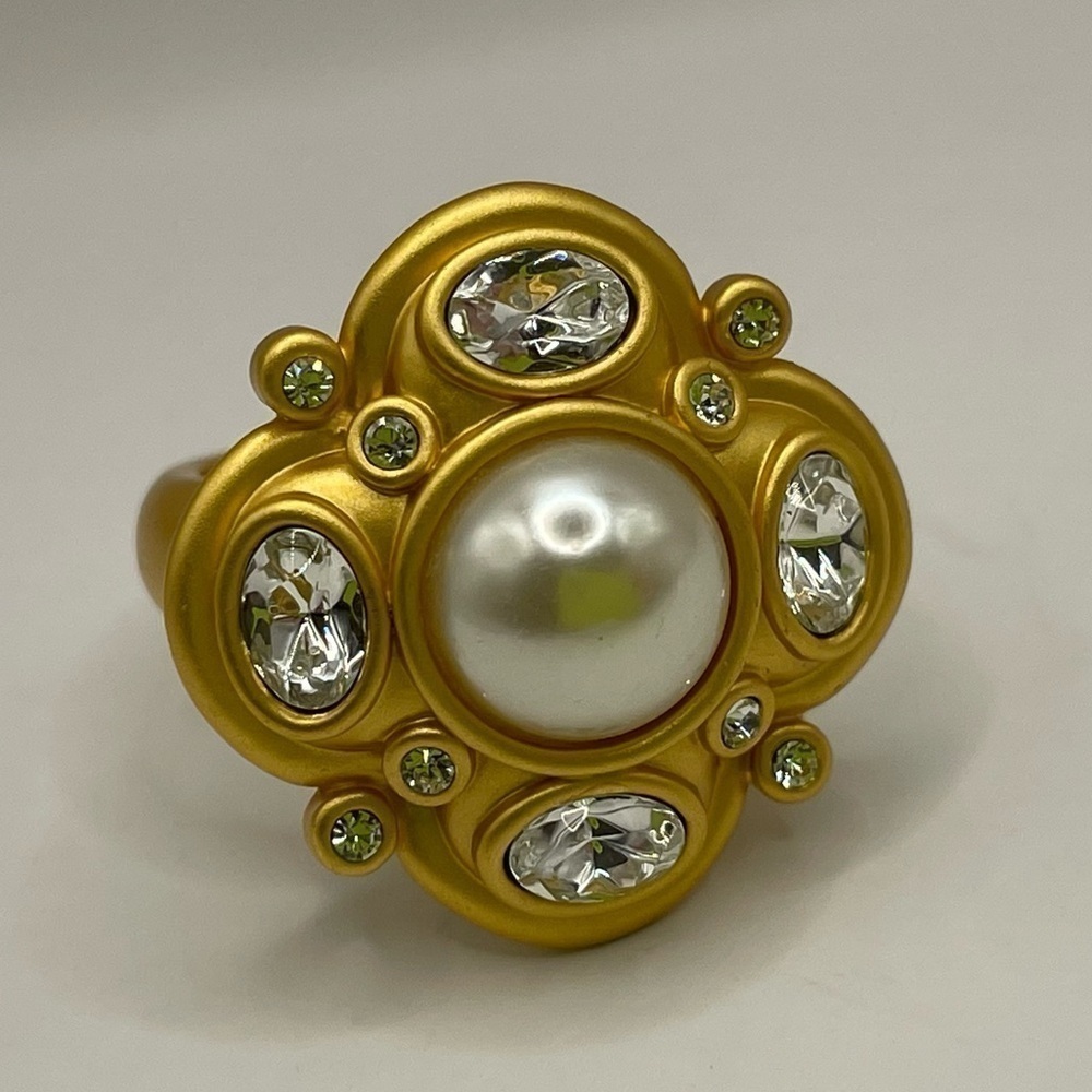 Titanic ⚜️ Gilded Age Elegant Pearl, Rhinestone & Gold Cocktail Statement Ring 8 - Picture 2 of 11